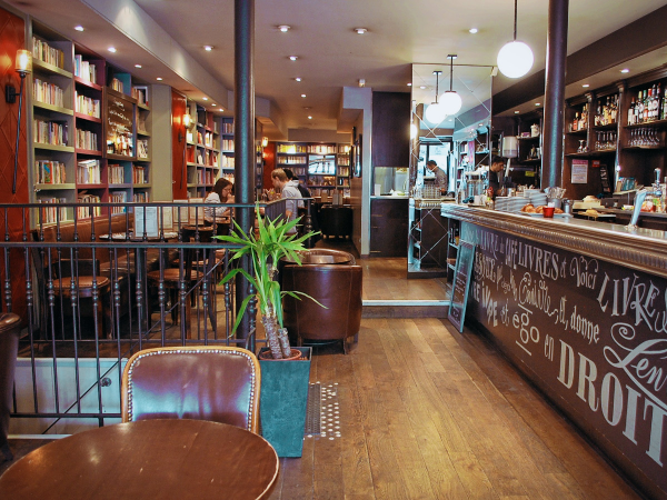 Le Café Livres- bistrot littéraire à Paris 4 - intérieur